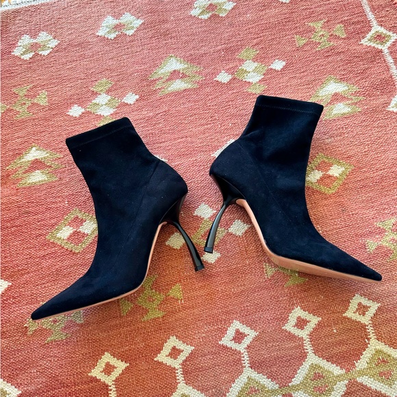 PIFERI Merlin Black Ankle Boot Vegan Suede Curved Heel elongated toe Size 40 New - Picture 4 of 13